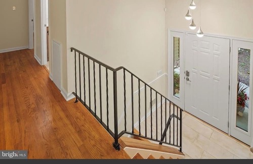 Dayton Casa | Charming 3-bedroom house with WiFi and AC in tranquil community in Ellicott City