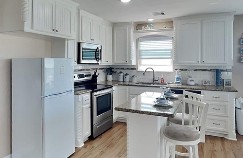 Surfside Beach Casa | Surfside Beach House | Ocean Views + Pool