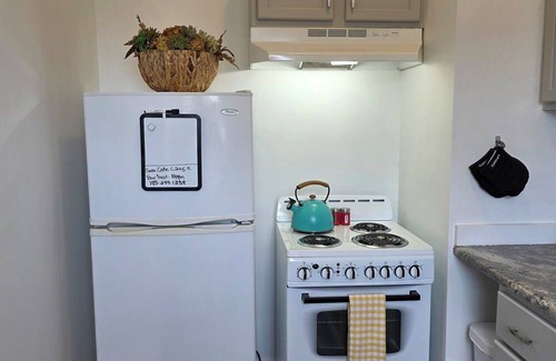 Topeka Apartamento | Beautifully Renovated 1 Bed, 1 Bath, Pet-Friendly Apt, 2 Blks From State Capitol