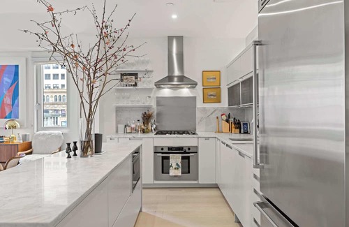 Financial District Condominio | Fulton Place by Rove Travel | 2BR Condo w/Balcony