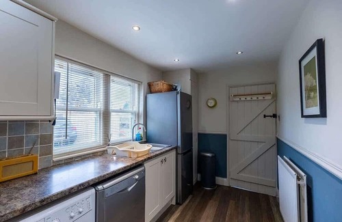 Shilbottle Cabaña | Cosy Cottage Retreat with Log Fire & Tranquillity
