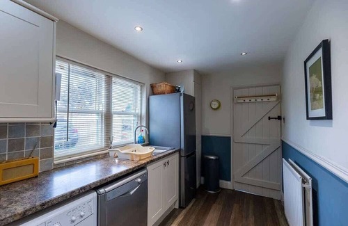 Shilbottle Cabaña | Cosy Cottage Retreat with Log Fire & Tranquillity