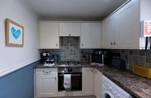 Shilbottle Cabaña | Cosy Cottage Retreat with Log Fire & Tranquillity