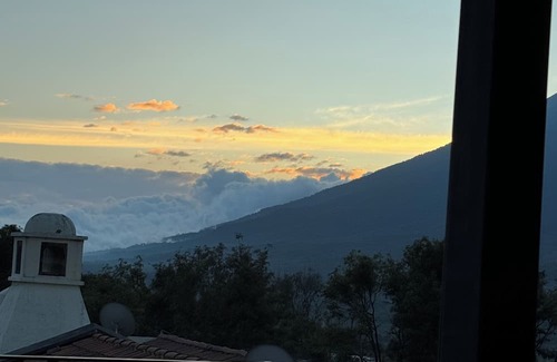 Alotenango Casa | Antigua Gardens Spacious 4-bedroom house in enchanting Alotenango with WiFi