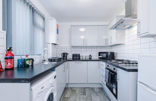 Skipton Casa | Contractors* Sleeps 8* Free Parking*Discounts