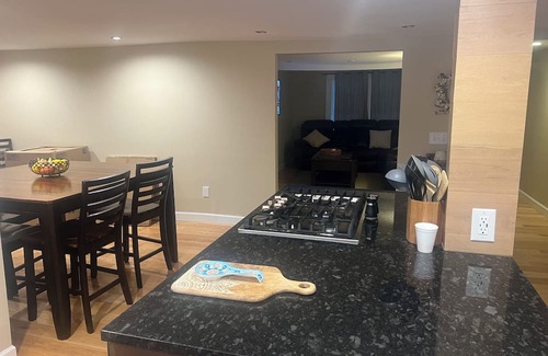 Plainfield Casa | 6 bedroom house in Plainfield. Located near airport and Speedway.