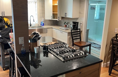 Plainfield Casa | 6 bedroom house in Plainfield. Located near airport and Speedway.