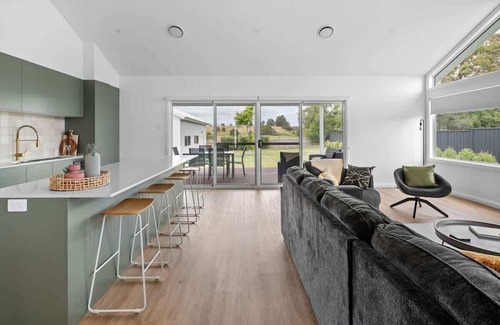 Exeter Casa | Tamar Valley Luxury Retreat - You have struck Gold