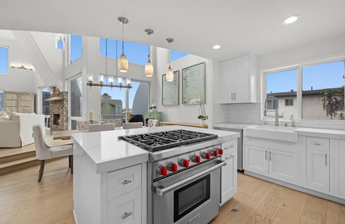 Gas Lamp Section Casa | Stunning 4 story Manhattan Beach Sand Section Home