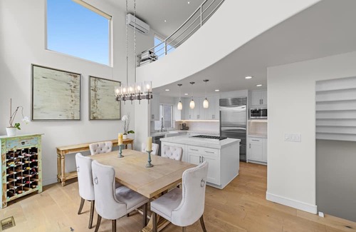 Gas Lamp Section Casa | Stunning 4 story Manhattan Beach Sand Section Home