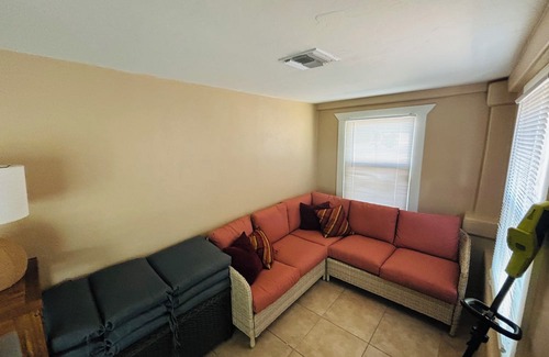 Sam Hughes Casa | Spacious 4-bedroom house in marvelous Tucson with AC, WiFi