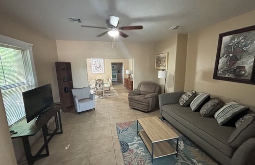 Sam Hughes Casa | Spacious 4-bedroom house in marvelous Tucson with AC, WiFi