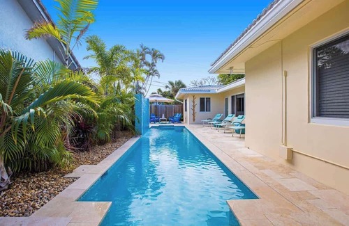 East Fort Lauderdale Casa | Walking from the beach 3Br Villa