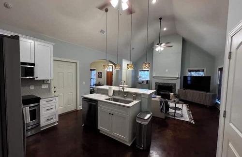 Starkville Casa | Peaceful, newly renovated 3 bedroom house located less than 1 mile away from MSU