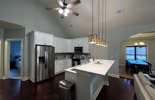 Starkville Casa | Peaceful, newly renovated 3 bedroom house located less than 1 mile away from MSU