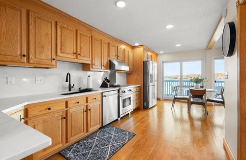 Salem Casa | Breathtaking lake views 15 mins from Mohegan Sun
