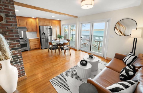 Salem Casa | Breathtaking lake views 15 mins from Mohegan Sun