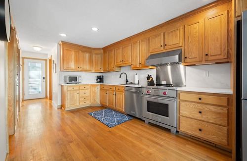Salem Casa | Breathtaking lake views 15 mins from Mohegan Sun