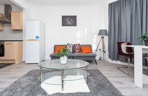Southampton Apartamento | Welcoming 2-bedroom apartment with WiFi/parking in Southampton City