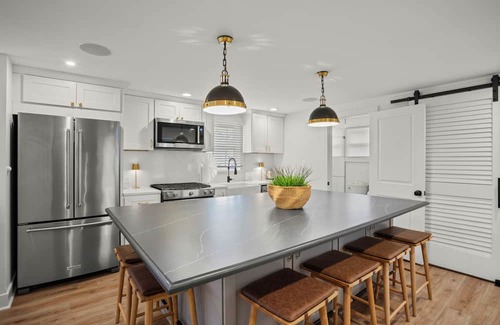 Lutherville Timonium Casa | Inviting Escape Bursting w/Elegance & Style