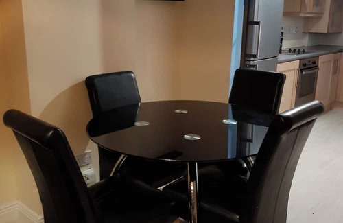 Ongar Casa | Dublin - 3 Bedroom Cosy Home - Sleeps Max 7