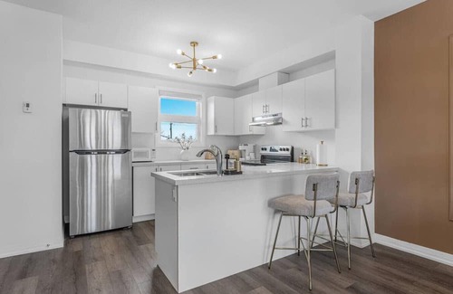 Niagara Falls Apartamento | LUX - Designer Penthouse Apt with Rooftop And Parking
