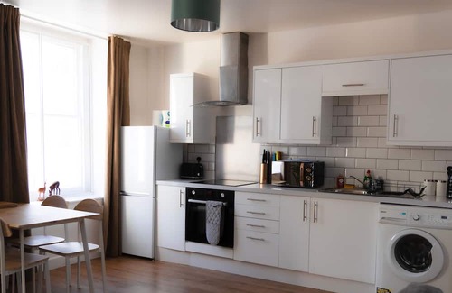 Minehead Apartamento | Minehead Suites | 2 Bed Apartment | Sleeps 5