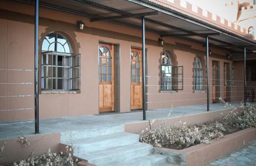 Voigtland Cabina | Sweet Thorn Retreat Airport Lodge