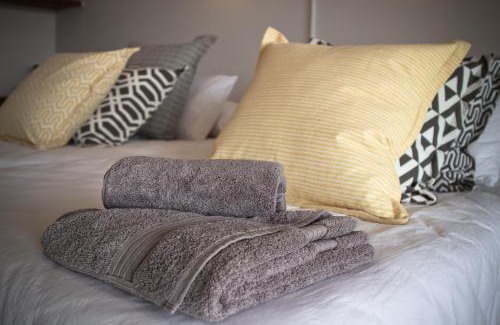 Voigtland Cabina | Sweet Thorn Retreat Airport Lodge