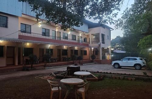 Mahabaleshwar Cama Y Desayuno | Sukun Palace