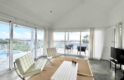 Marie Pampoen Apartamento | Heerlijk appartement met zeezicht en privezwembad
