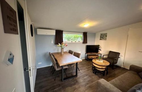 Dordtse Biesbosch Chalet De Esquí | Vakantiehuisje met riante tuin