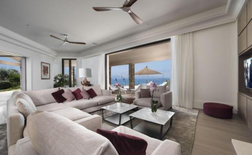 Saint-Tropez Cabina | Water's Edge