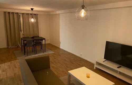 Huskvarna Apartamento | Mysig 1 rok med trädgård