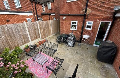 Watford Casa | Luxurious Shared Home - Self Check-In, Free Street Parking