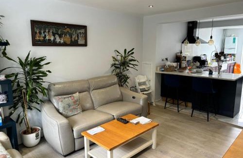 Watford Casa | Luxurious Shared Home - Self Check-In, Free Street Parking