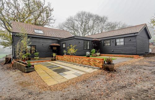 Dagnall Otro | The Croft Farm Escape