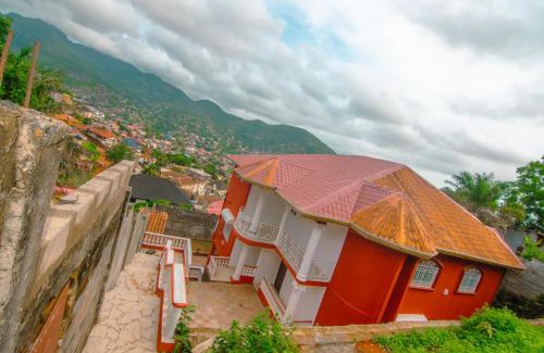 Freetown Casa | Mountain View Villa