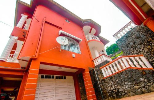 Freetown Casa | Mountain View Villa