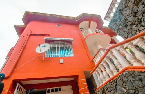 Freetown Casa | Mountain View Villa