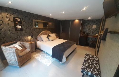 Saint-Pierre-le-Vieux Casa | La chambre d'Hôt'ize