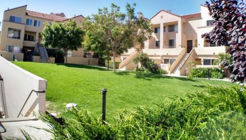 University City Apartamento | NEW King Bed Venetian Vacation - La Jolla 2 bedroom condos luxury furnished near beach and UTC mall