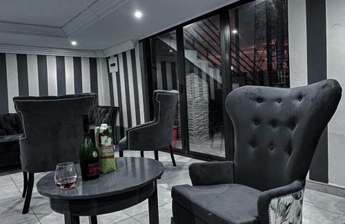 Thohoyandou Cabina | Nyakhosi Lodge