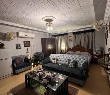 Multan Cama Y Desayuno | Skyline suits