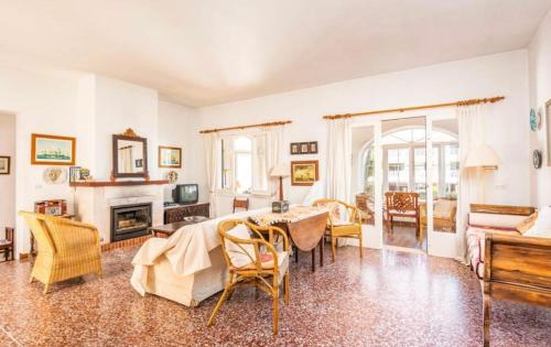 Sant Tomas Cabina | Rustic Garden Minorcan style villa with Private Pool and Sea