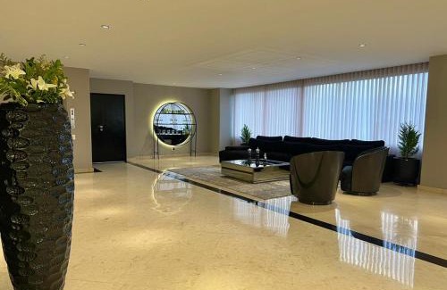 La Florida Apartamento | ESPECTACULAR PENTHOUSE CERCA AL TESORO - Poblado