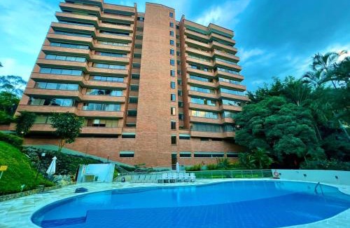 La Florida Apartamento | ESPECTACULAR PENTHOUSE CERCA AL TESORO - Poblado