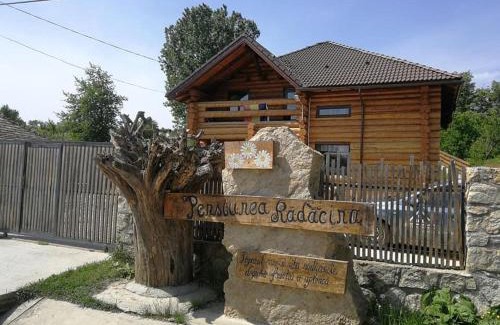 Dobrovat Casa | Pensiunea Rădăcina