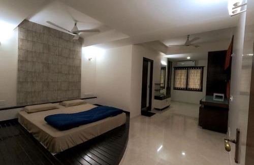Bengaluru Apartamento | Service Apartment - 3BHK Flat with Garden for Family Only