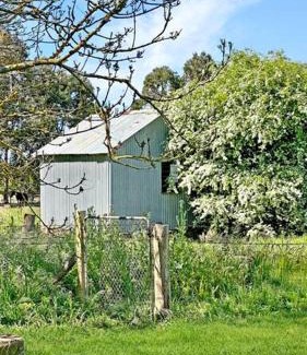 Romsey Casa | 'Hawthorn Park' Farm Homestead in Macedon Ranges